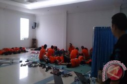 31 WNA Tiongkok Ditahan Di Kantor Imigrasi