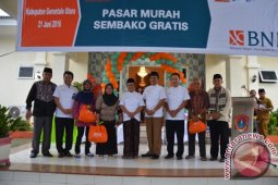 Pemkab-BNI Salurkan 500 Paket Sembako