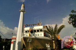 "Al-Baakhirah" Mesjid Unik Berbentuk Kapal Laut