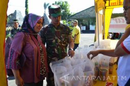 Pasar Murah Kodim 0824 Jember "Diserbu" Warga