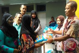 BUMN bagikan 1.000 paket kepada dhuafa