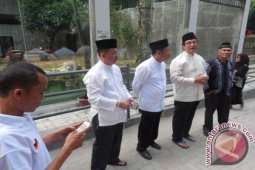 THPS Bangun Kandang Harimau Dari Kaca