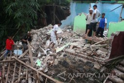 Rumah Longsor