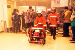 Pujasera Plaza Surabaya Terbakar