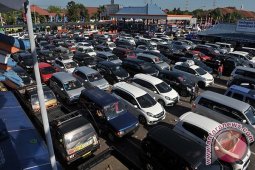 Antrean Kendaraan Pelabuhan Gilimanuk