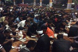 Petugas Kebersihan Buka Puasa Bersama Bupati Purwakarta