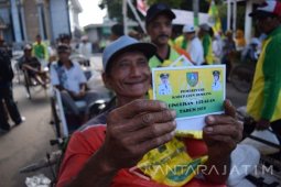 Pembagian Sembako Tukang Becak