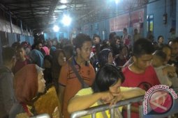 Ratusan Pemudik Tujuan Nias Batal Berangkat