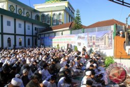 IBNU SINA KHATIB IDUL FITRI 1437 H