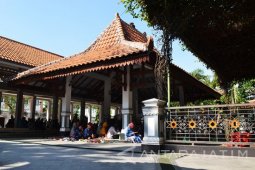 Wisata Religi Makam Gusdur