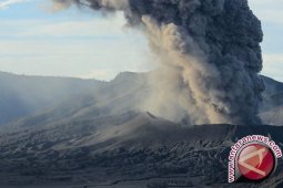 Lumajang siapkan ribuan masker mengantisipasi abu Gunung Bromo