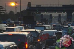 Arus Balik Jalan Tol Jakarta-Cikampek Masih Padat