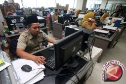 Puluhan PNS ini Bolos di Hari Pertama Kerja