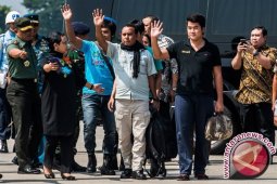 Personel TNI di Kapal Sipil untuk Pengawalan