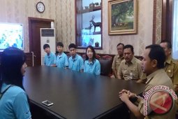 Bima Terima Relawan Korsel Hari Pertama Kerja