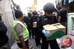 Polresta Madiun Ledakkan Bingkisan Misterius Diduga Bom