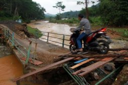 Jembatan Rusak