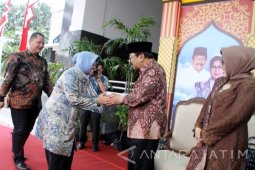 Risma-Whisnu Hadiri Halalbihalal Gubernur Jatim