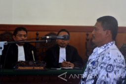 Jaksa Tuntut Guru Pencubit Siswa Enam Bulan Penjara