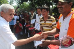 Bupati Asahan Salurkan Alat Pertanian