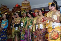 10 Pasang Teruna Bagus Teruni Jegeg Bersaing Menjadi Terbaik