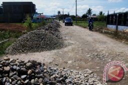 Warga berharap jalan diaspal