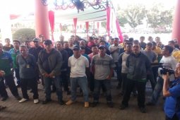 Puluhan Sopir Tangki BBm Pertamina Pontianak Mogok