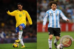 Ronaldinho: Messi Tetap Yang Terbaik