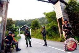 Jenazah Diduga Santoso Sedang Dievakuasi darI Dalam Hutan
