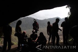 Tradisi Mengambil Air Kasada
