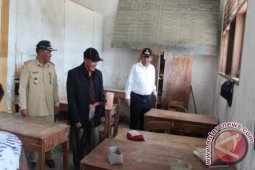 Bupati Samosir Tinjau Rencana Pembangunan Sekolah