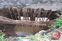 BBWSCC tinjau pondasi ambles tanggul Kali Bekasi