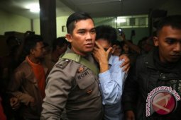 Mantan Dewan Digerebek Warga