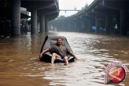 Banjir, Tanah Longsor di Cina Tewaskan 87 orang, Ribuan Dievakuasi