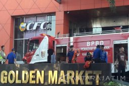 Pusat Perbelanjaan "Golden Market" di Jember Terbakar