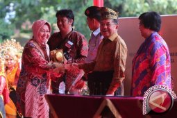 Petugas Kebersihan Dinaikkan Honornya Setelah Dapat Adipura