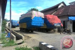 Truk "Monster" Mogok Beroprasi
