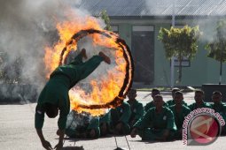 Atraksi Halang Rintang Api
