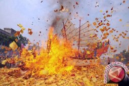 Puluhan Warga Terluka Akibat Ledakan Kembang Api