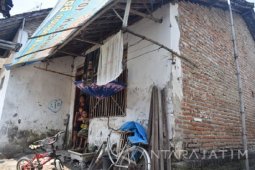 Siswa SD di Jombang Bekerja untuk Biayai Sekolah