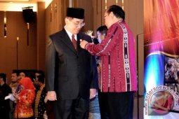 Bupati HSS Terima Manggala Karya Kencana