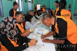 220 PNS Dinas Pengairan Bondowoso Jalani Tes Urine