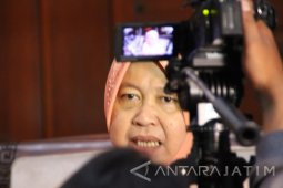 Risma Curhat Soal Pendanaan Trem ke Menkeu