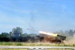 Alutsista RM 70 MLRS Kal.122 MM Vampire