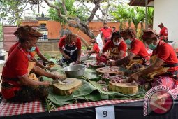 Pemkab Buleleng Gelar Lomba "Ngelawar" Bulfest