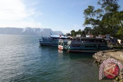 Bukit di kawasan Danau Toba Terbakar