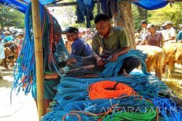 Penjual Tali "Keluh" Sapi