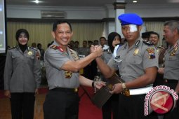 Kapolri naikkan pangkat polisi korban bom Solo