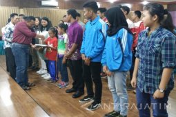 KONI Situbondo Beri Penghargaan Atlet Berprestasi