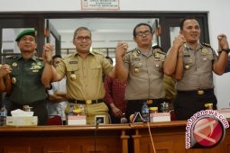 Wali Kota Makassar serahkan CCTV penyerangan ke Mendagri